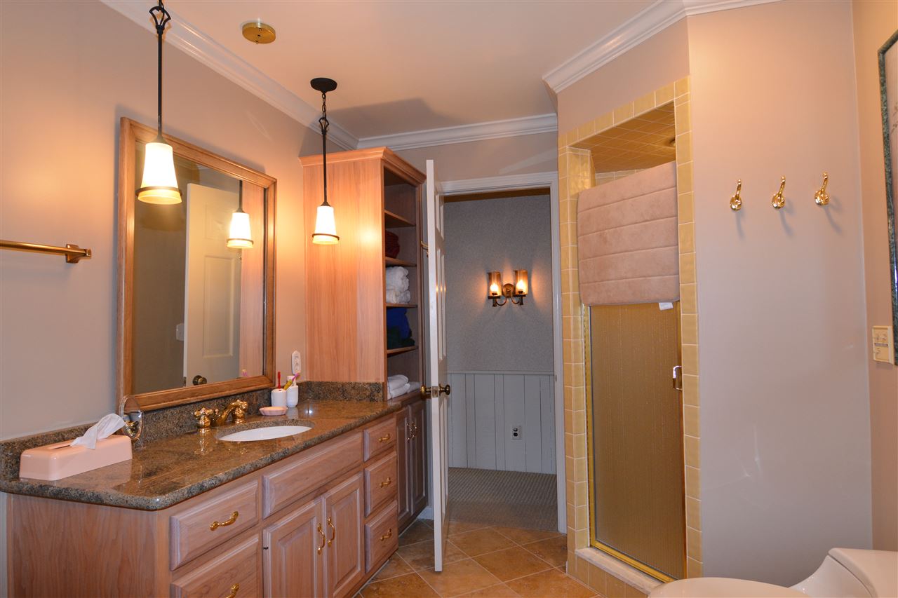 11391 North Cedar Point High Road Syracuse, IN 46567 - Photo 19 of 36 Gallery Image 19