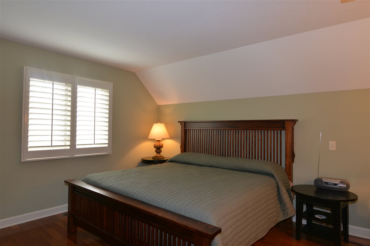 11391 North Cedar Point High Road Syracuse, IN 46567 - Photo 24 of 36 Gallery Image 24