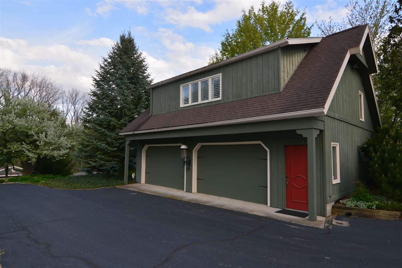 11391 North Cedar Point High Road Syracuse, IN 46567 - Photo 26 of 36 Gallery Image 26