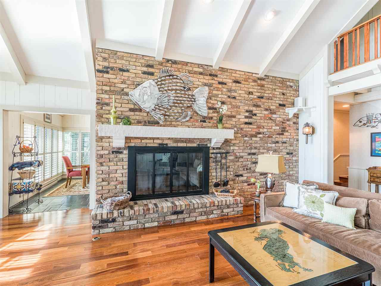 11391 North Cedar Point High Road Syracuse, IN 46567 - Photo 5 of 36 Gallery Image 5