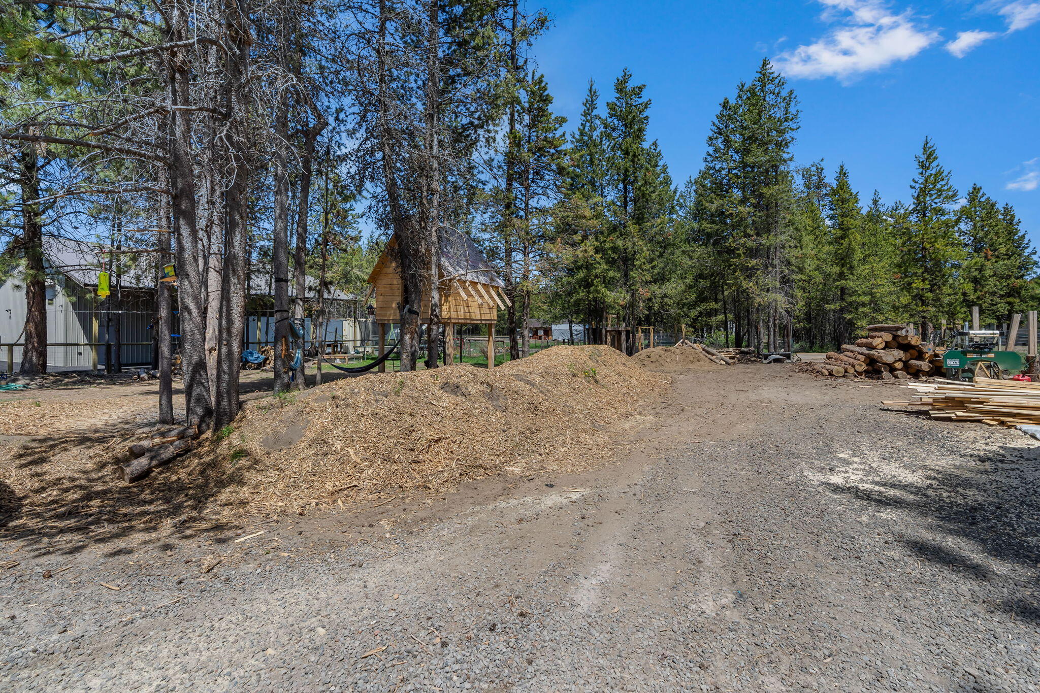 17180 Jacinto Road Bend, OR 97707 - Photo 21 of 36 2025_05_29_17180_jacinto_road-27