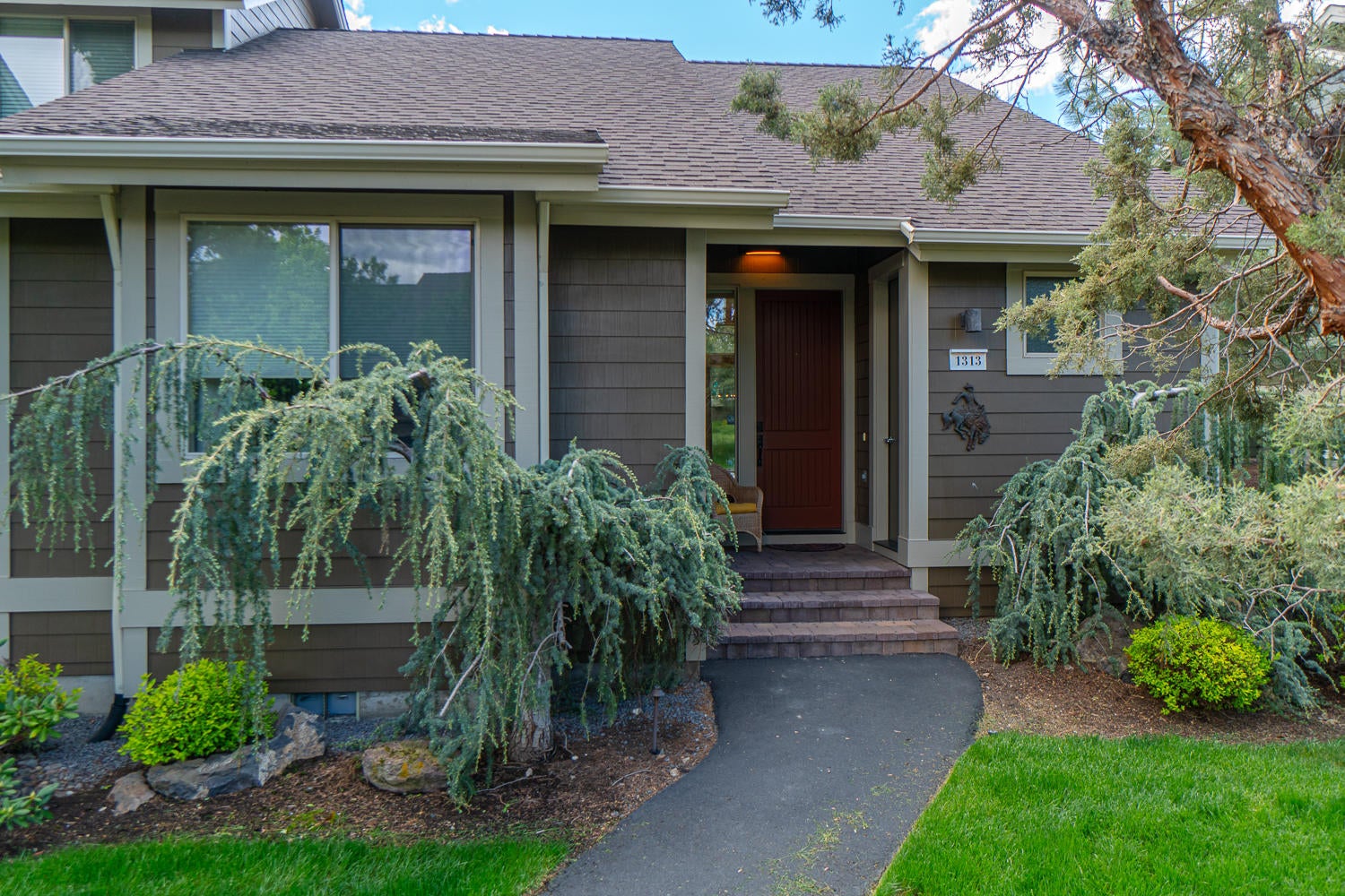 1313 Highland View Loop Redmond, OR 97756 - Photo 1 of 26 1313-006