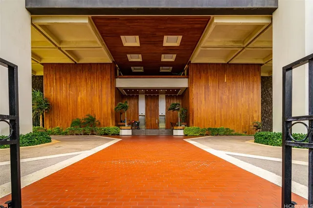 $995,000 | 250 Kawaihae Street, Unit 16B, Honolulu, HI 96825