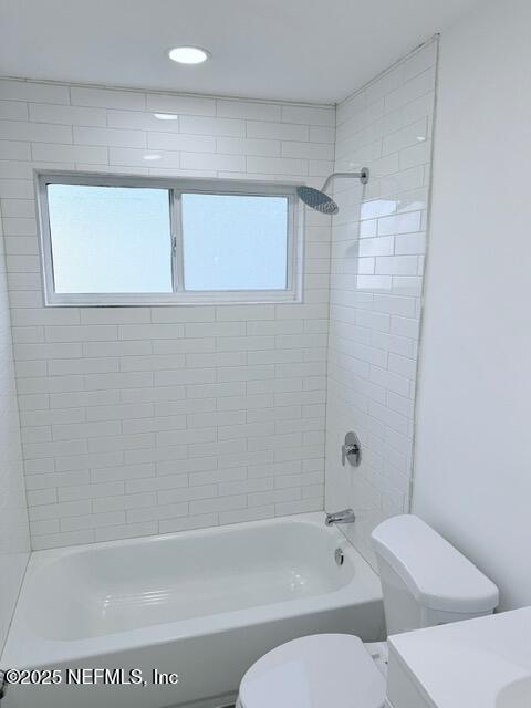 2160 Rothbury Drive Jacksonville, FL 32221 - Photo 22 of 38 a bathroom with a toilet and a tub