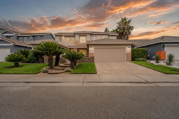 $749,999 | 9531 Hollow Creek Way, Elk Grove, CA 95624