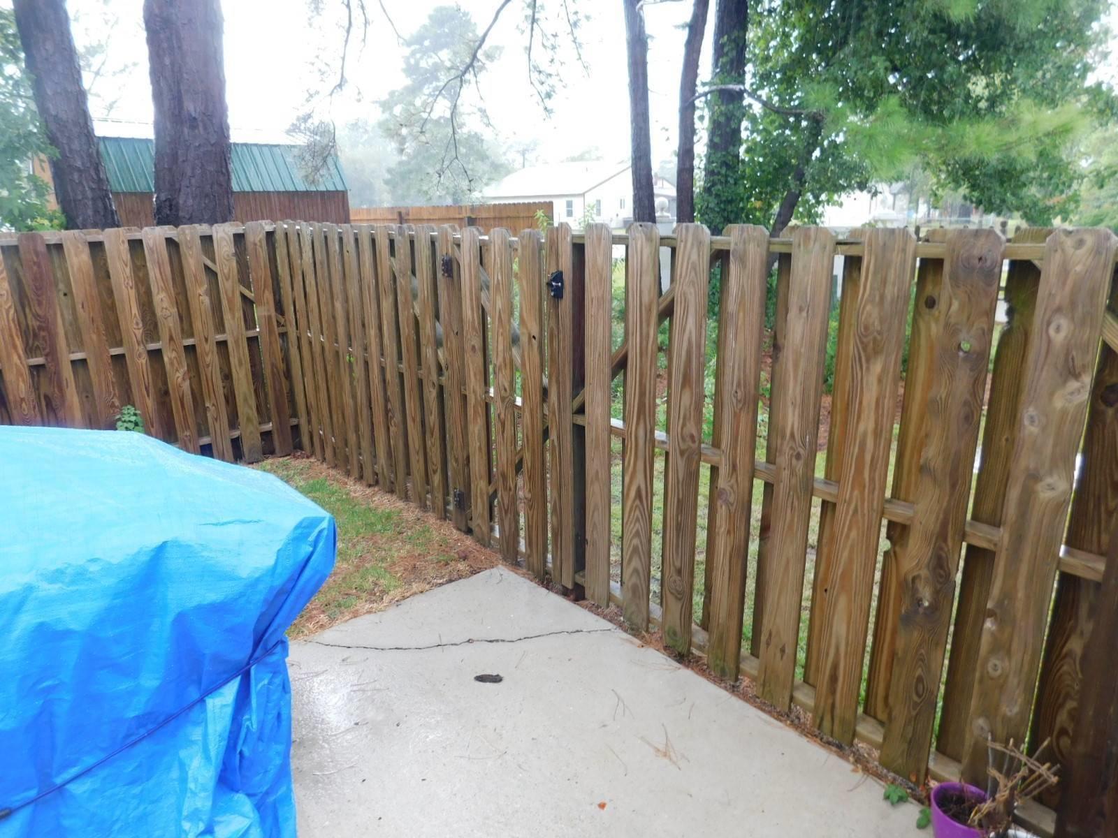 100 Christopher Court Havelock, NC 28532 - Photo 2 of 3 Patio Right