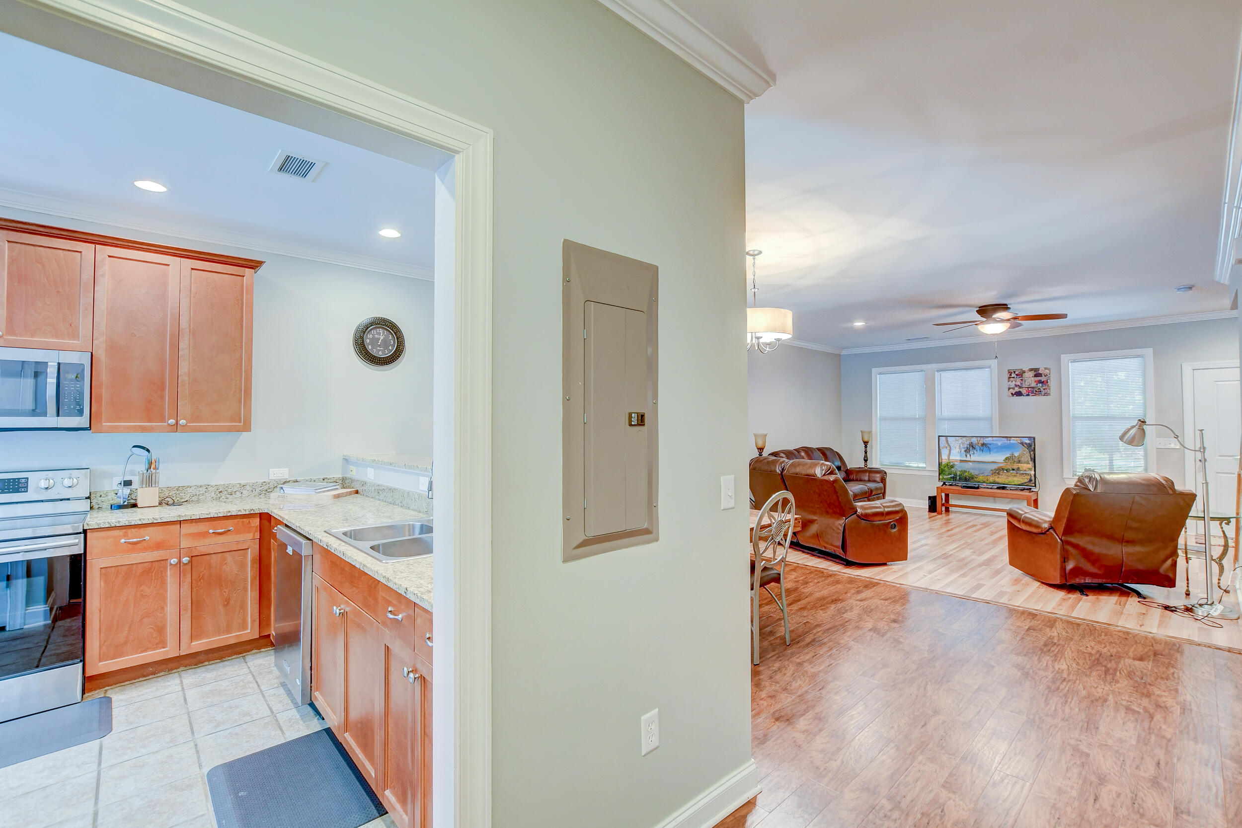 8389 Spring Farm Gate Charleston, SC 29418 - Photo 5 of 29 DSC_8845_6_7_8_9-Edit