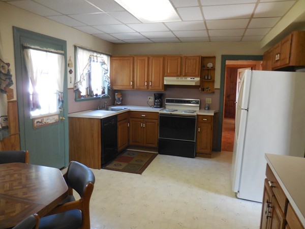 136 Althea Street West Springfield, MA 01089 - Photo 8 of 30 Gallery Image 8