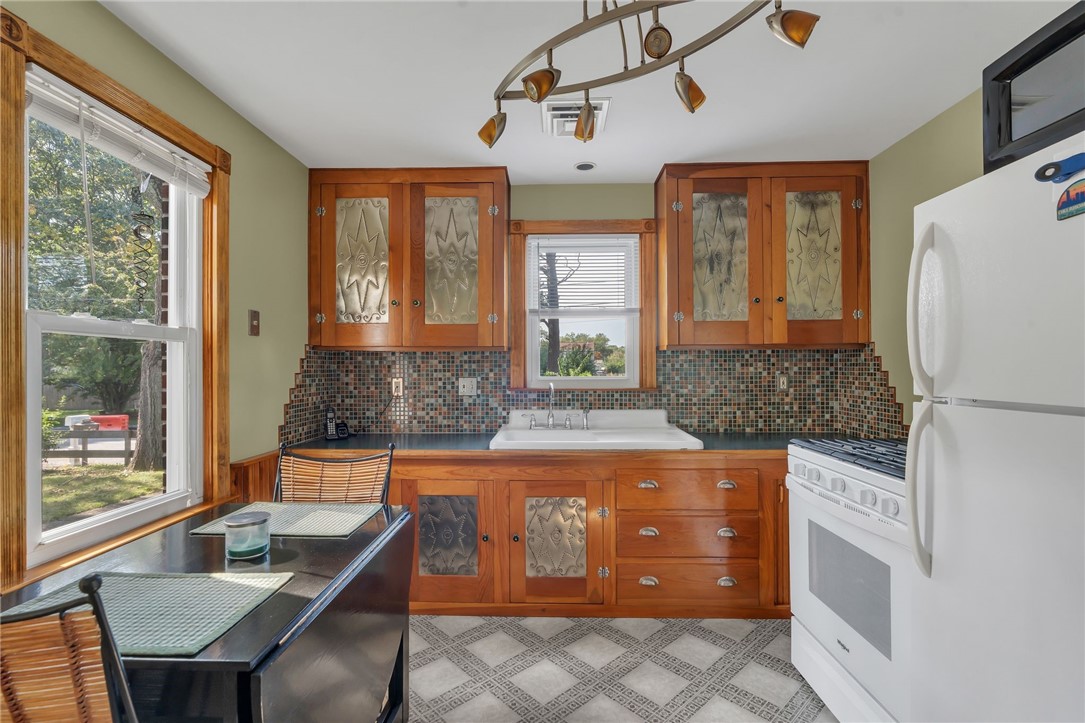 2200 Shore Road Warwick, RI 02889 - Photo 22 of 36 Gallery Image 22