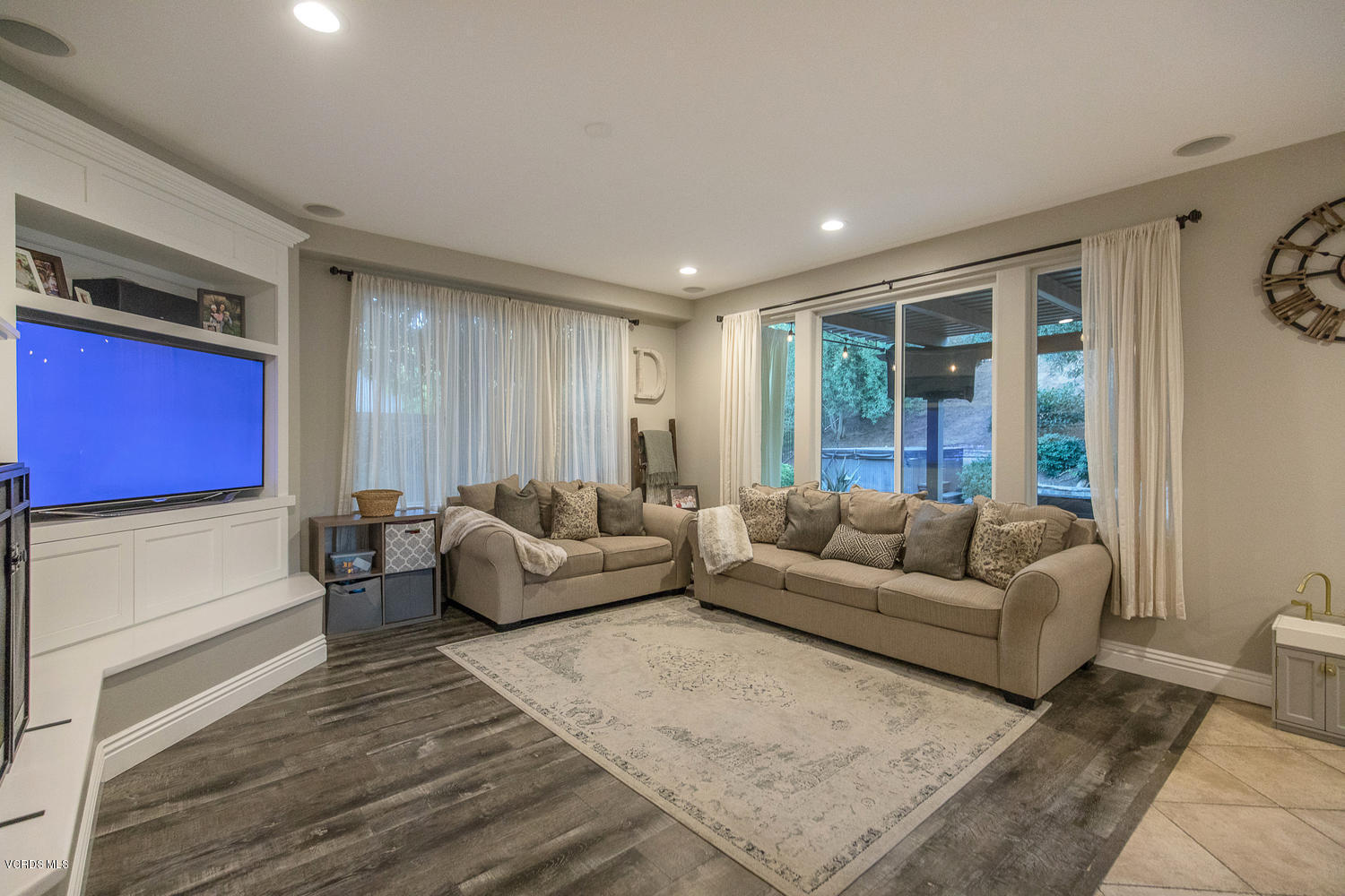 14374 Peach Hill Road Moorpark, CA 93021 - Photo 8 of 37 14374 Peach Hill Rd Moorpark-large-008-0