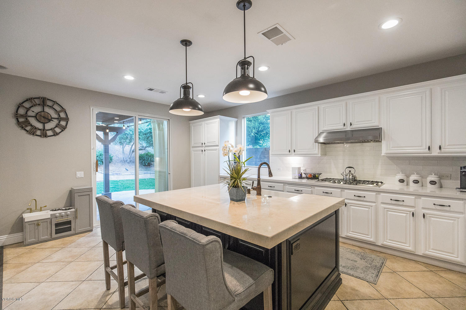 14374 Peach Hill Road Moorpark, CA 93021 - Photo 9 of 37 14374 Peach Hill Rd Moorpark-large-009-0