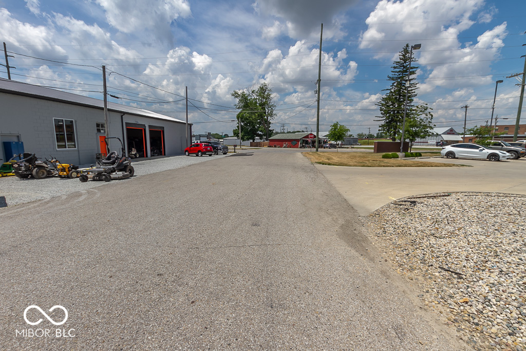 925 Virginia Street Shelbyville, IN 46176 - Photo 43 of 44