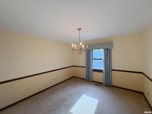 $199,900 | 6211 North Chad Court, Peoria, IL 61615