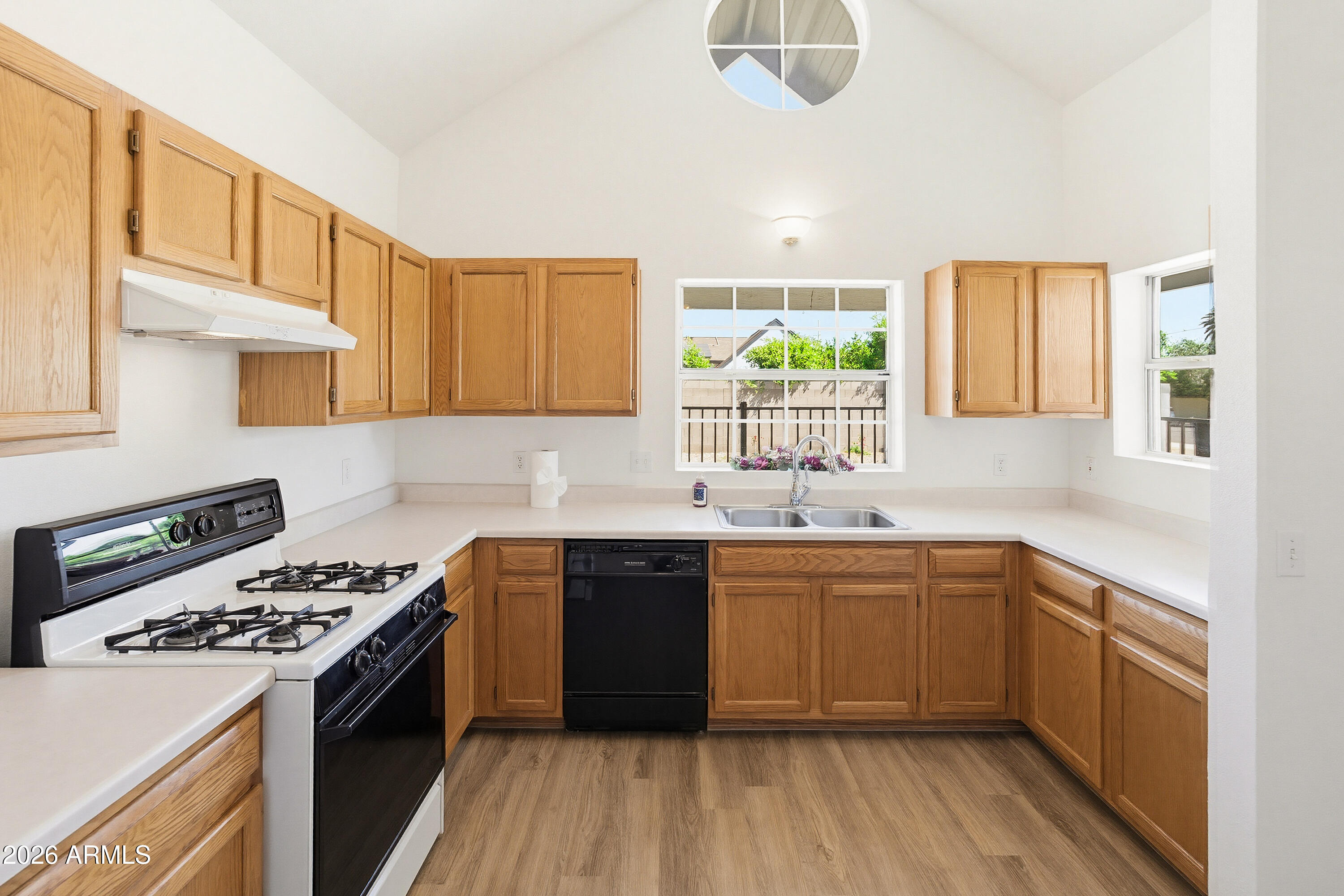 344 East Osborn Road Phoenix, AZ 85012 - Photo 12 of 37 344 E Osborn Rd-6