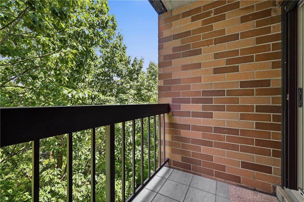 1500 Cochran Road, Unit 900 Pittsburgh, PA 15243 - Photo 14 of 32 Balcony off kitchen