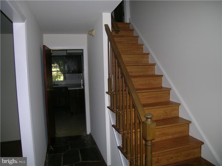 5393 Ridgeview Drive Doylestown, PA 18902 - Photo 10 of 25 Hallway