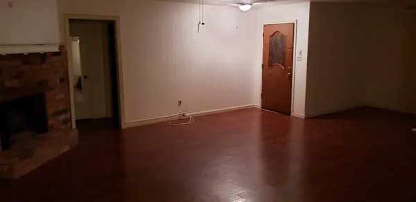 $2,300 | 2017 5th Street, Orange, TX 77630