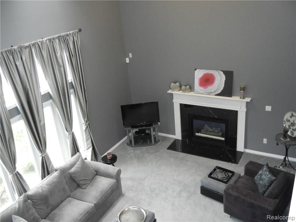 17959 Rocco Drive Macomb, MI 48044 - Photo 7 of 25 lr.JPG
