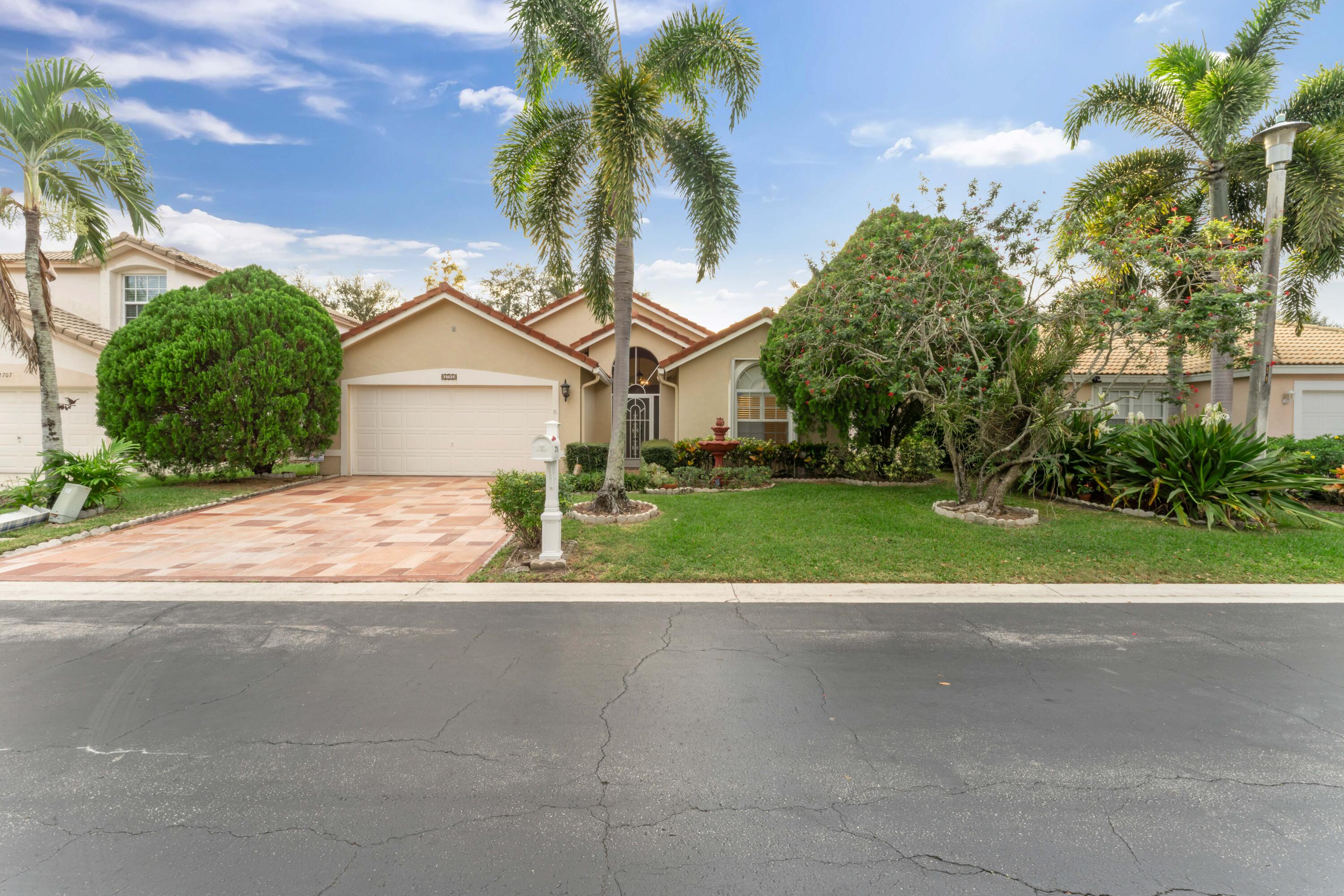 2705 Pointe Circle Greenacres, FL 33413 - Photo 4 of 46 Street view