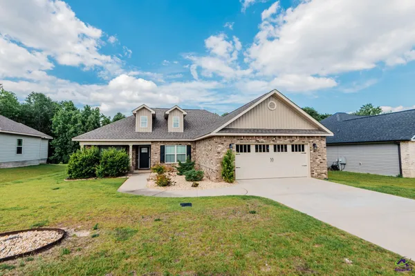 $328,500 | 234 Creek Ridge Drive, Warner Robins, GA 31088
