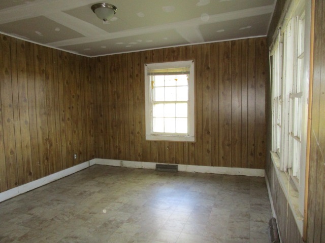 1496 Indian Ridge Road Stuarts Draft, VA 24477 - Photo 3 of 11 Gallery Image 3