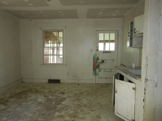 1496 Indian Ridge Road Stuarts Draft, VA 24477 - Photo 4 of 11 Gallery Image 4
