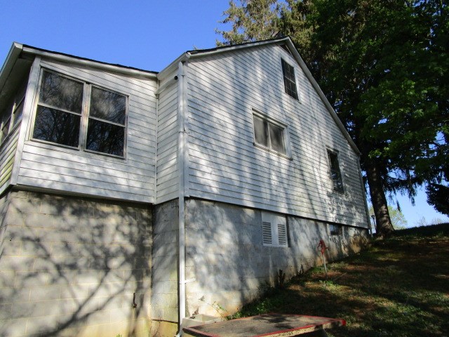 1496 Indian Ridge Road Stuarts Draft, VA 24477 - Photo 9 of 11 Gallery Image 9