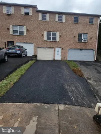 $2,150 | 2620 Mountain Lane, Allentown, PA 18103
