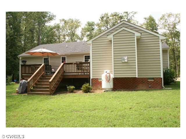 1168 Epworth Road Aylett, VA 23009 - Photo 18 of 21 Patio/Deck - The home was well built and has been maintained extremely well.