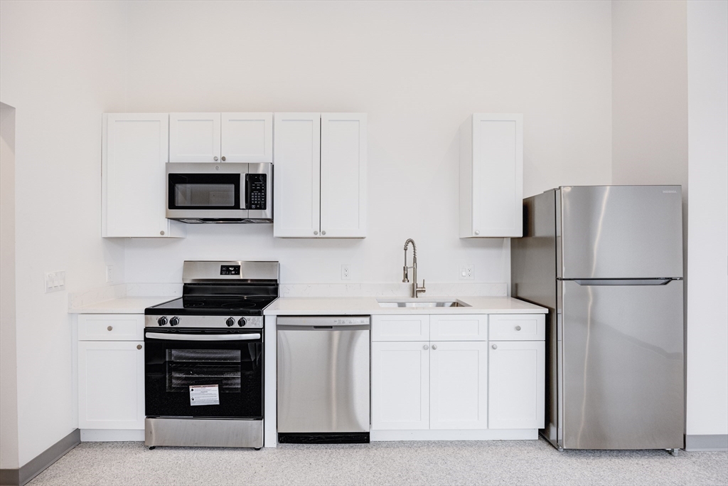 80 Middlesex Street, Unit 104 Lowell, MA 01852 - Photo 4 of 21