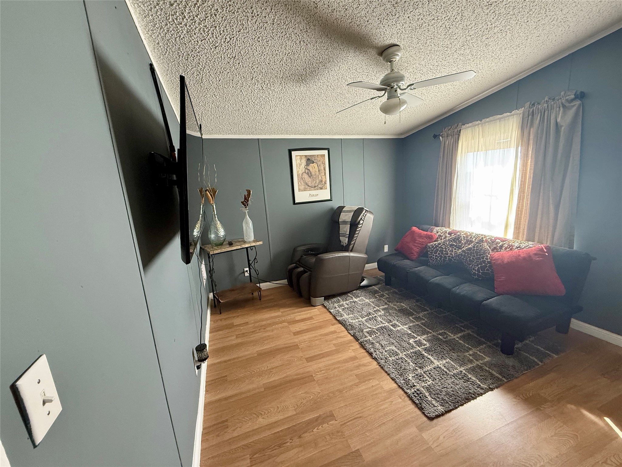 145 Alyssa Loop Bastrop, TX 78602 - Photo 26 of 40 a living room with furniture and a window
