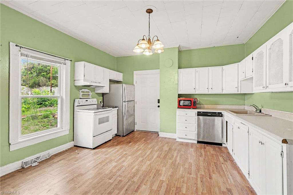 127 Erwin Street Cooleemee, NC 27014 - Photo 9 of 22