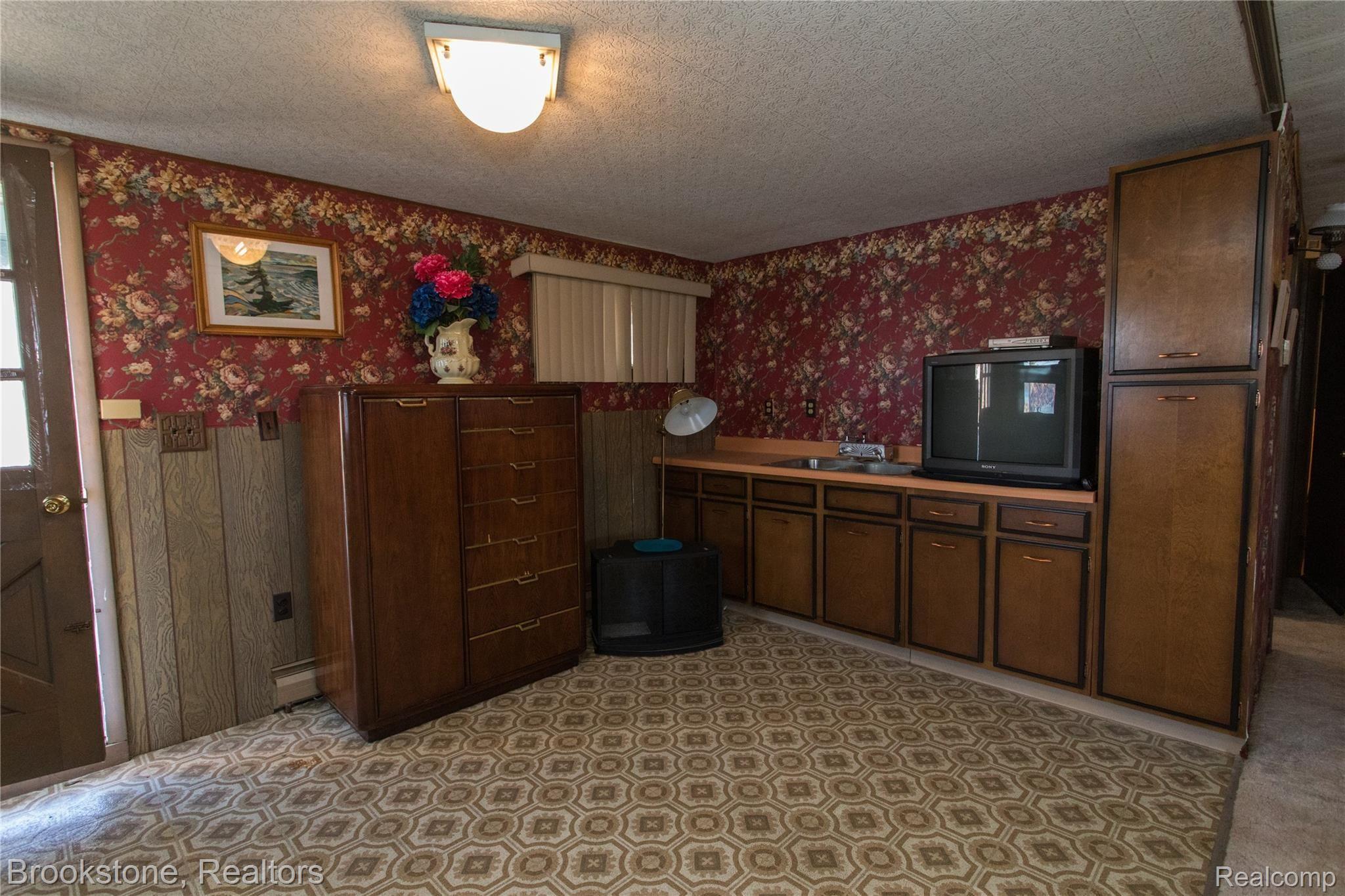 1675 Rochester Road Leonard, MI 48367 - Photo 52 of 62 rochesterlake_nick-50.jpg