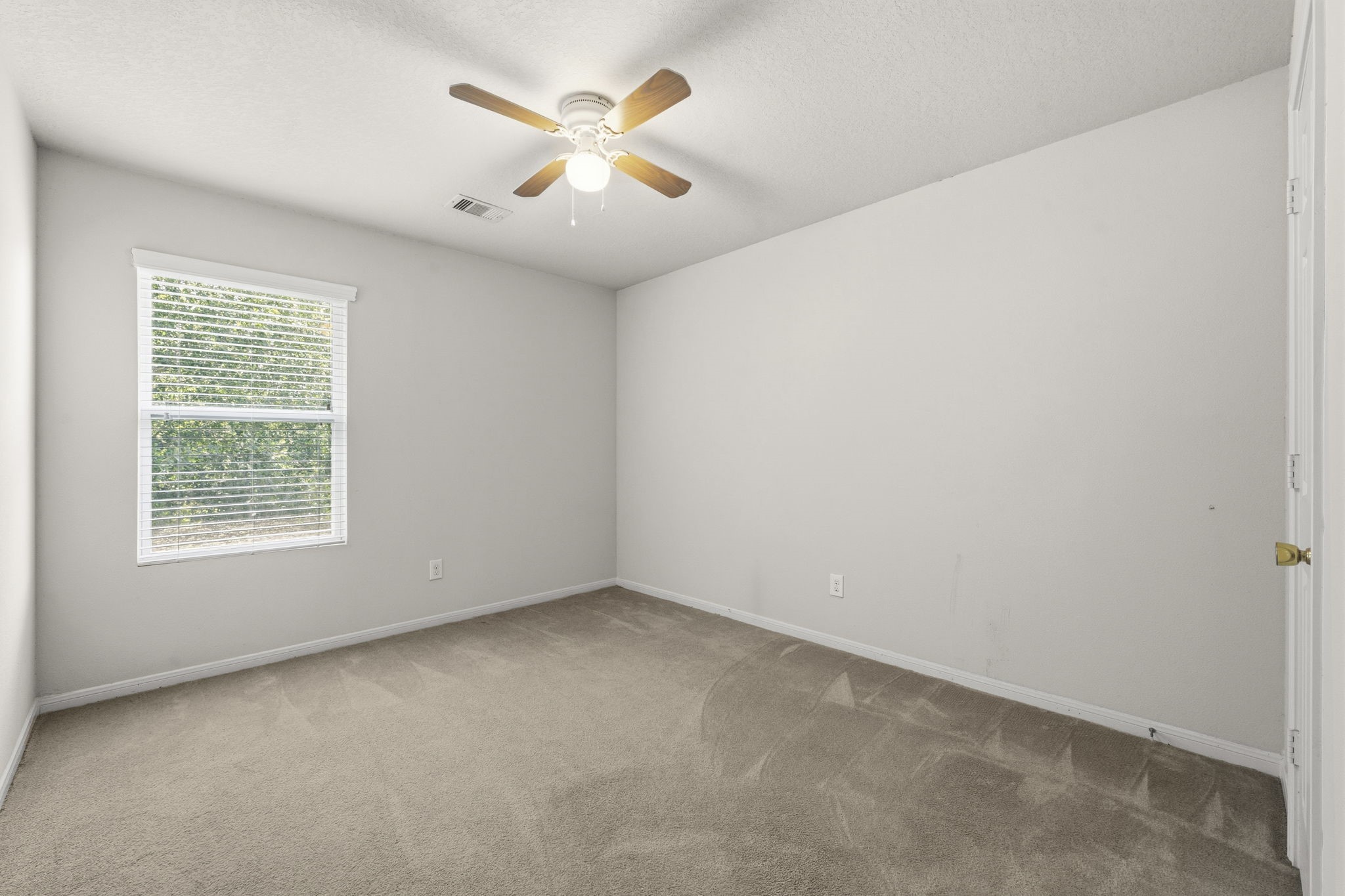 29526 Winton Wood Way Spring, TX 77386 - Photo 17 of 28 Secondary Bedroom #1