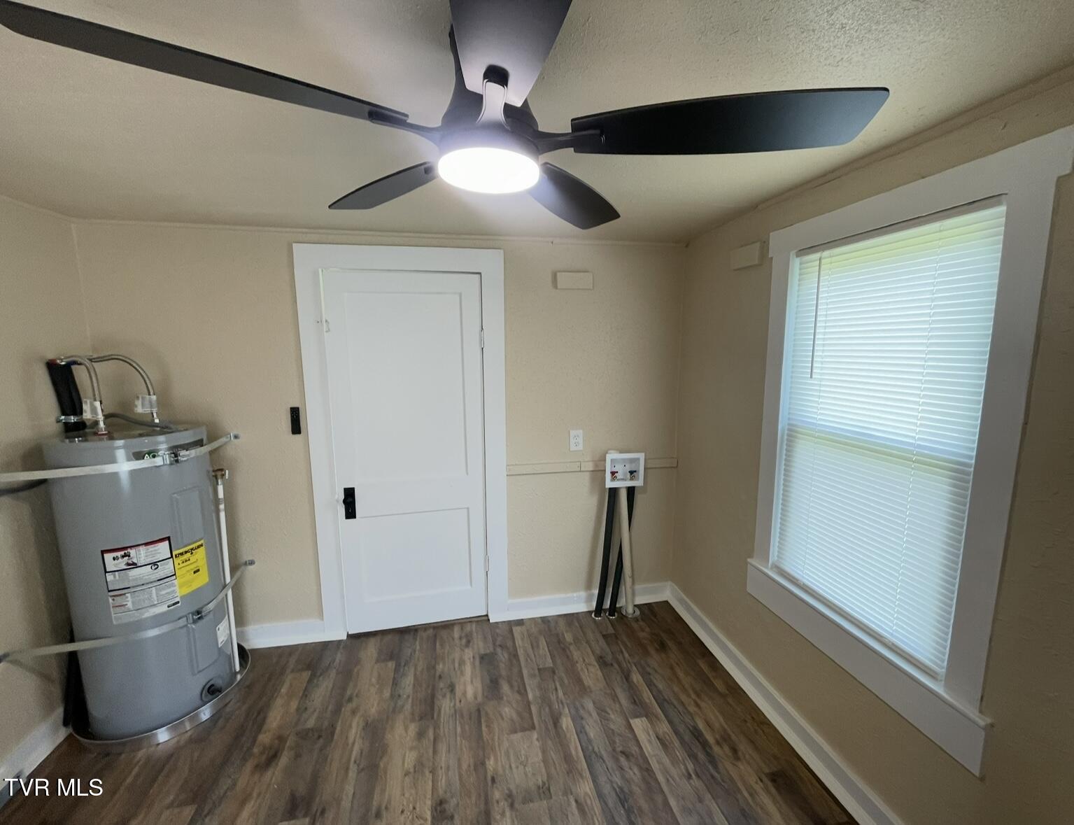 111 Laura Bower Road Elizabethton, TN 37643 - Photo 9 of 12 IMG_0397
