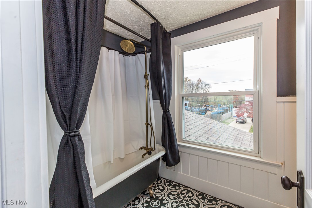309 Massillon Road Akron, OH 44312 - Photo 19 of 48 2nd Floor Bath with ceramic tile