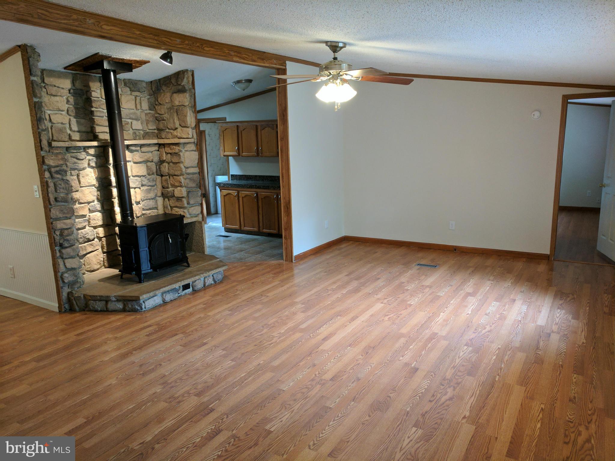 14477 Round Hill Road King George, VA 22485 - Photo 2 of 24 Living Room