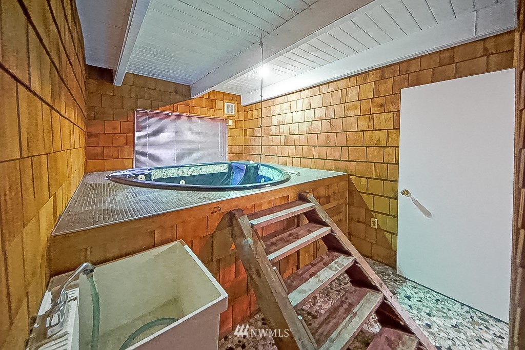 9351 Northeast North Shore Road Belfair, WA 98528 - Photo 23 of 25 Gallery Image 23