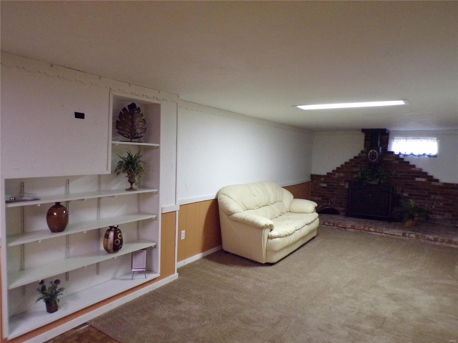1080 Mullanphy Road Florissant, MO 63031 - Photo 12 of 23 Gallery Image 12