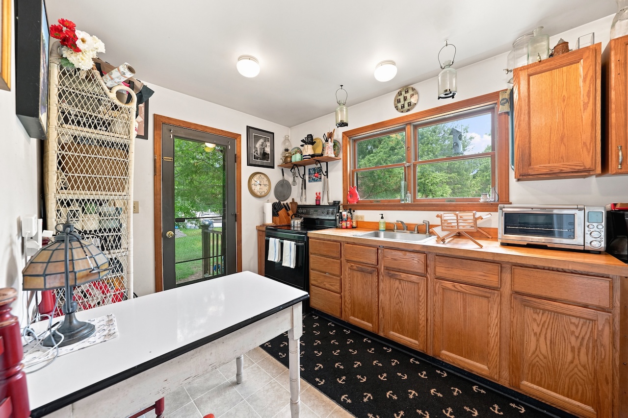 99 Surfside Road Nantucket, MA 02554 - Photo 14 of 16