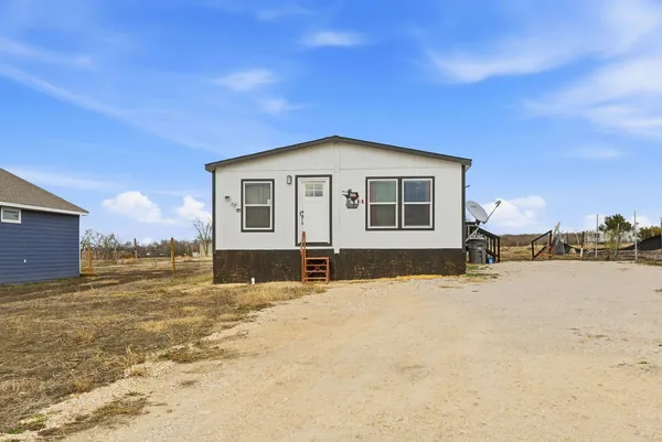 $268,000 | 279 Pajarilla Pass, Dale, TX 78616