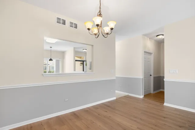 $299,990 | 272 Enfield Lane, Grayslake, IL 60030