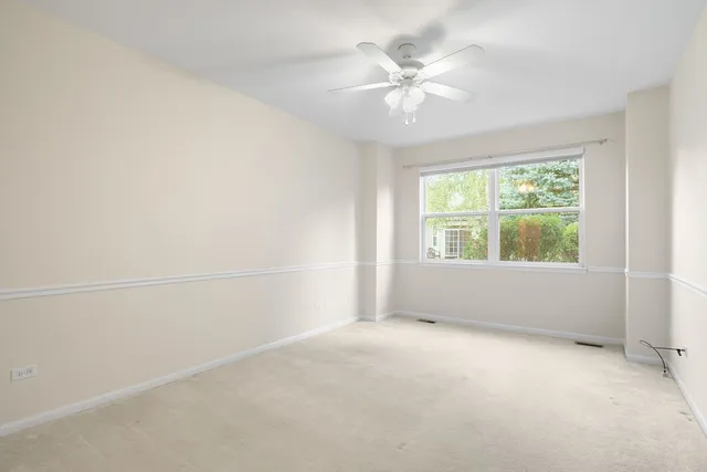 $299,990 | 272 Enfield Lane, Grayslake, IL 60030