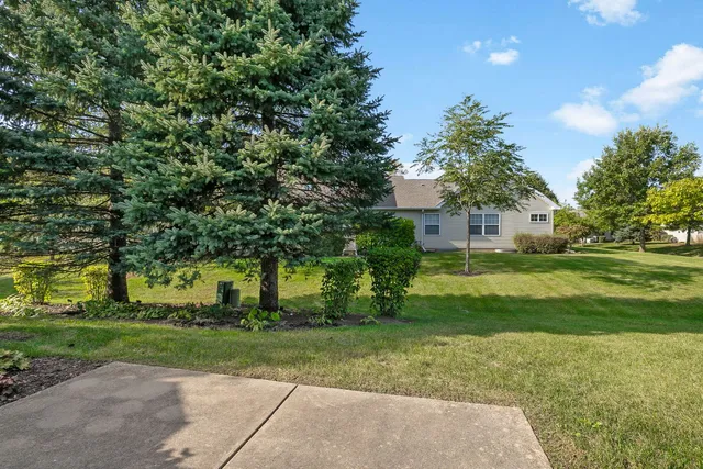 $299,990 | 272 Enfield Lane, Grayslake, IL 60030