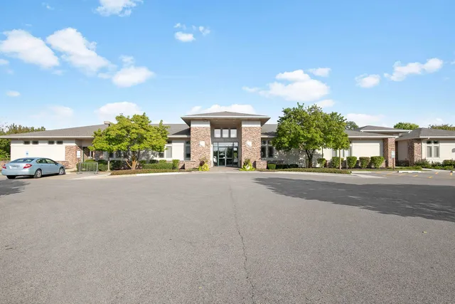 $299,990 | 272 Enfield Lane, Grayslake, IL 60030