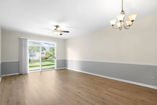 $299,990 | 272 Enfield Lane, Grayslake, IL 60030