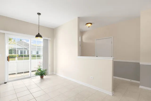 $299,990 | 272 Enfield Lane, Grayslake, IL 60030