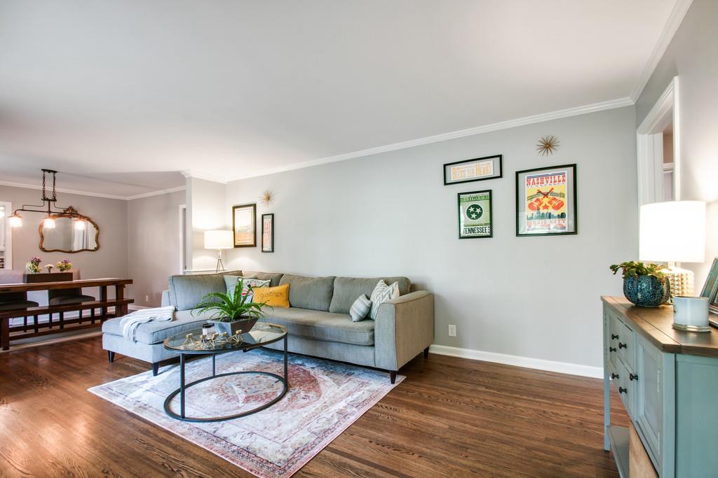 630 Davidson Road Nashville, TN 37205 - Photo 3 of 20 Inviting Living Room