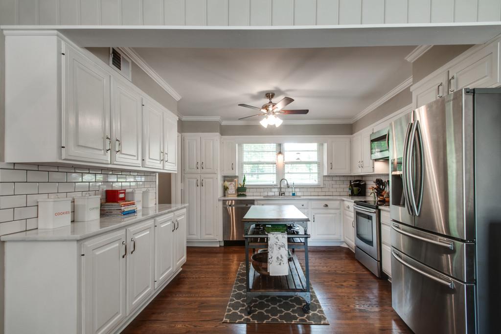 630 Davidson Road Nashville, TN 37205 - Photo 8 of 20 Kitchen has plenty of countertop and cabinet space.