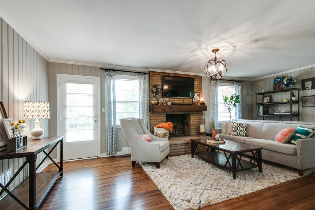 630 Davidson Road Nashville, TN 37205 - Photo 10 of 20 Cozy Den with gas burning fireplace